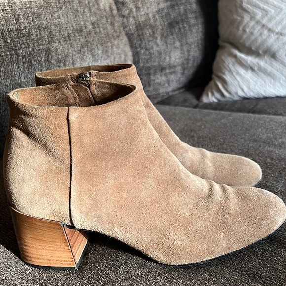 Alberto Fermani Brown Suede Ankle Boots - Picture 3 of 16